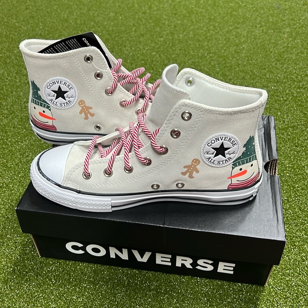 Converse Chuck Taylor All Star High 'Winter Holidays” Size 4 Junior